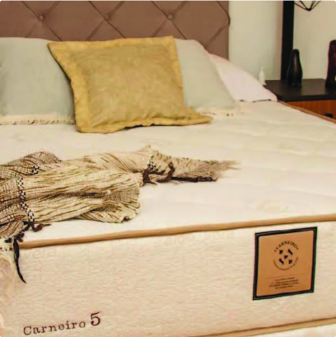 Trabalho manual na confecção de colchões